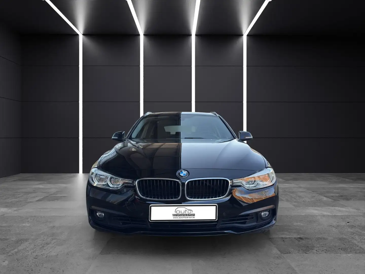 BMW 320 i Advantage*Pano*LED*Temp*PDC* Schwarz - 2