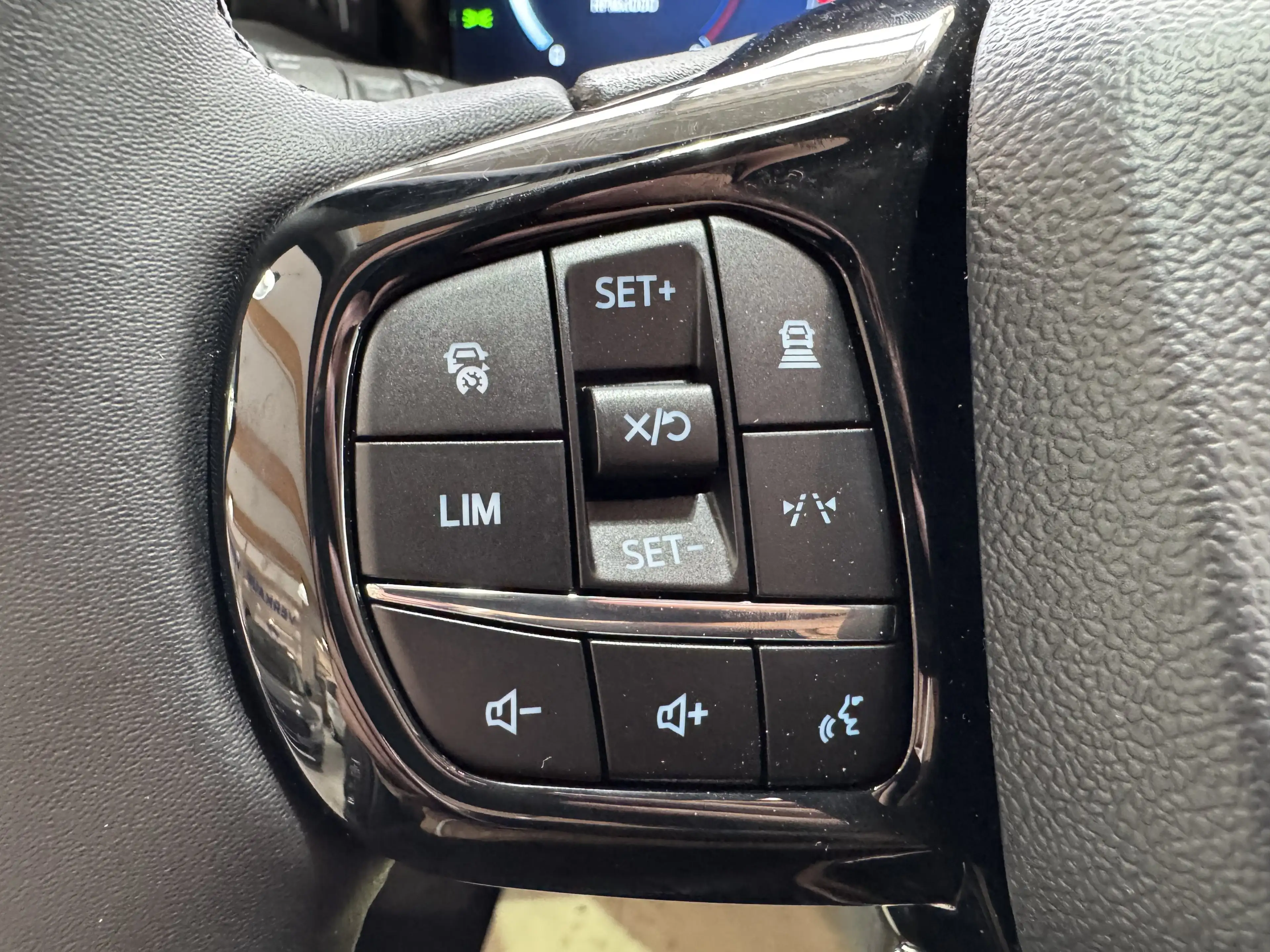 Ford Tourneo Custom 2.0 EcoBlue L1 Titanium — photo 13
