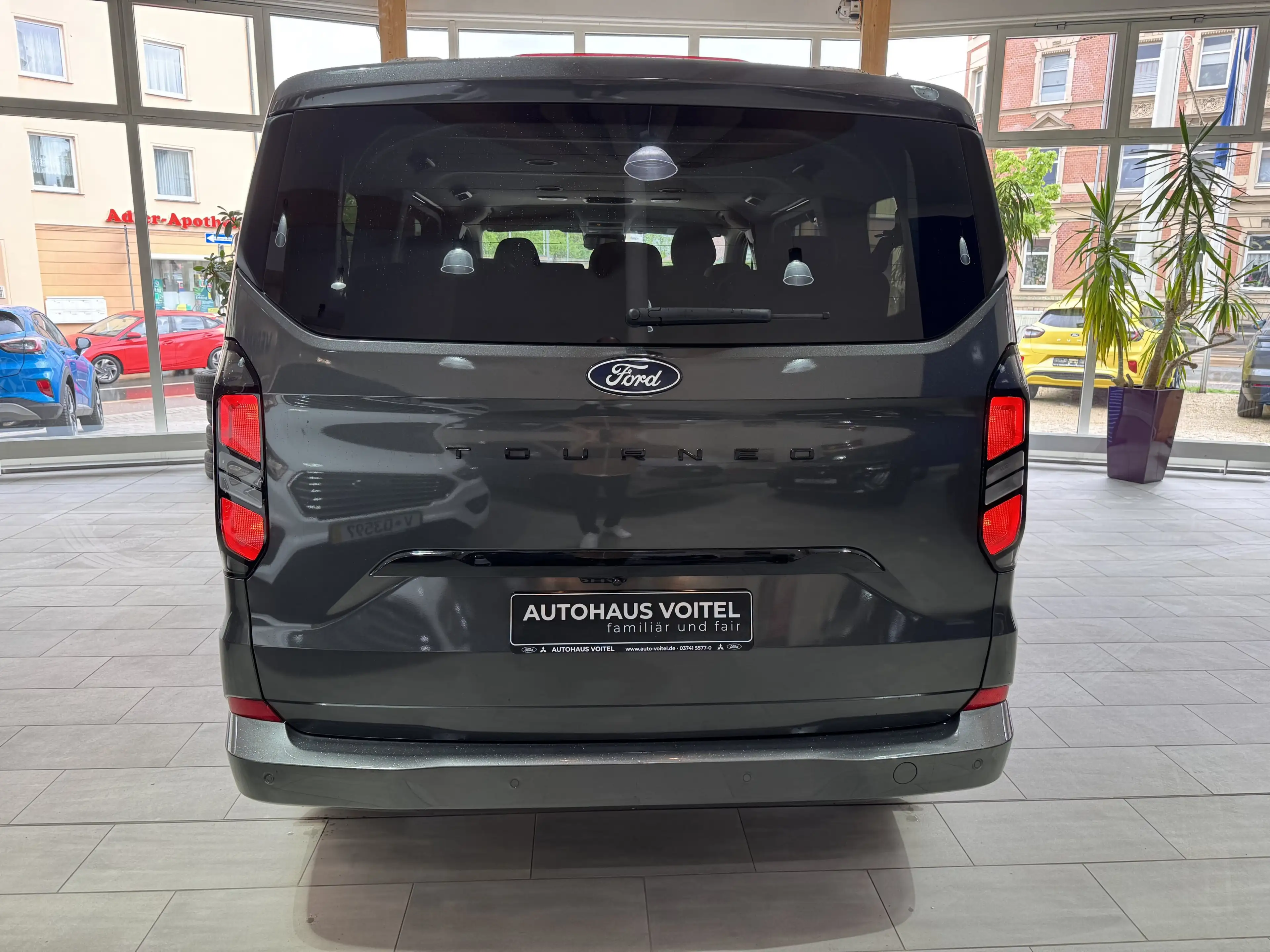 Ford Tourneo Custom 2.0 EcoBlue L1 Titanium — photo 6