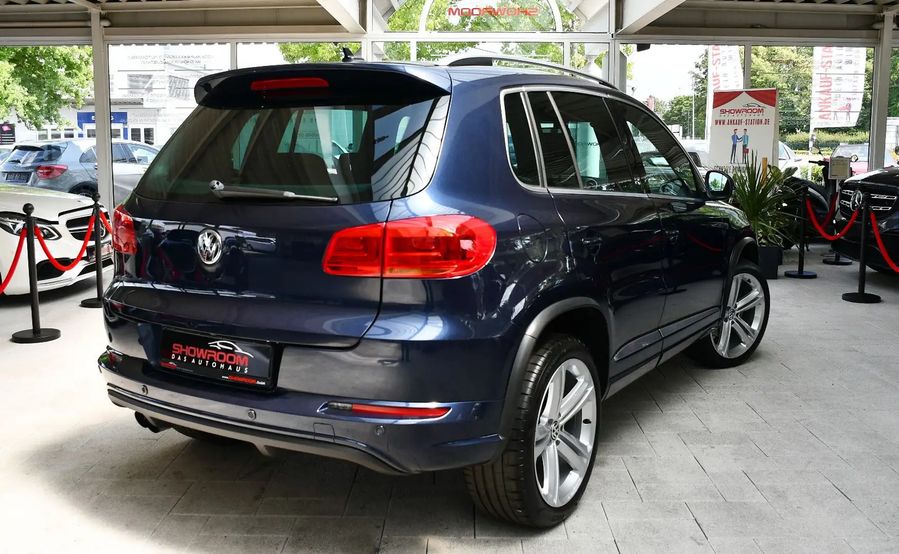 Volkswagen Tiguan Lounge DSG R-line Sport Allrad 1.Hand Ahk Blau - 2