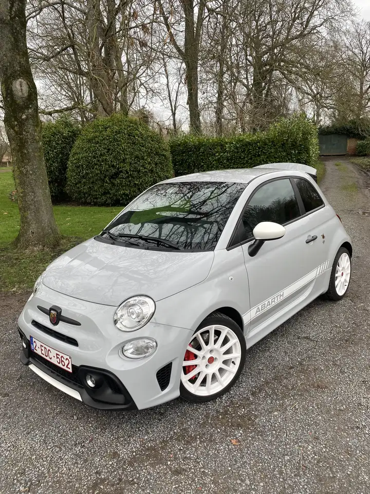 Abarth 695 2022