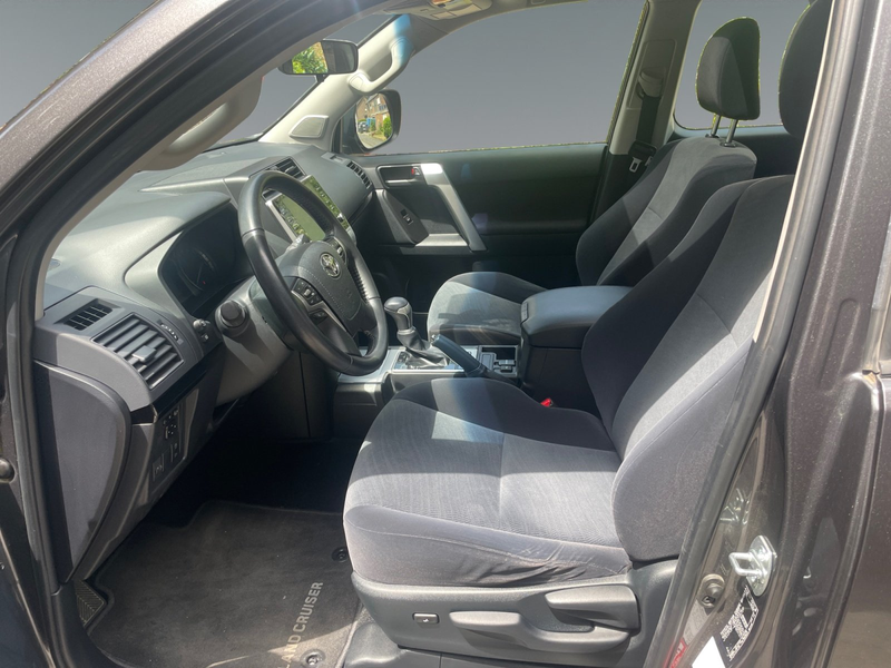 Toyota Land Cruiser 2.8 D4-D Comfort AUT+Kamera+Navi+LM — photo 10