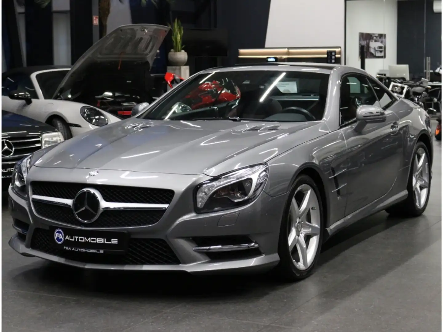 Mercedes-Benz SL 350 CGI AMG Line 1.Hand*Pano*Finanz.ab 4,49% Silber - 1