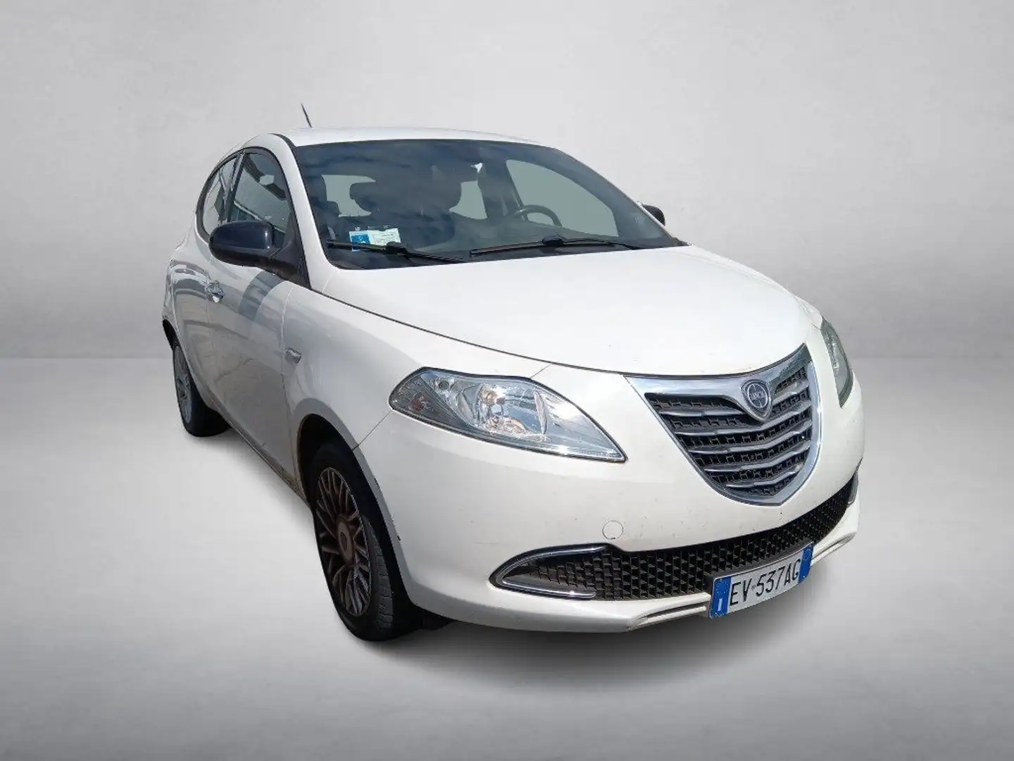 Lancia Ypsilon 1.2 69 CV 5 porte Gold Bianco - 2