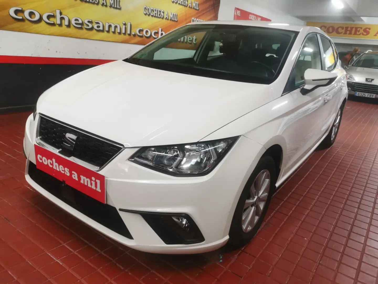 SEAT Ibiza 1.0 MPI S&S Style Full Connect 80 Wit - 2