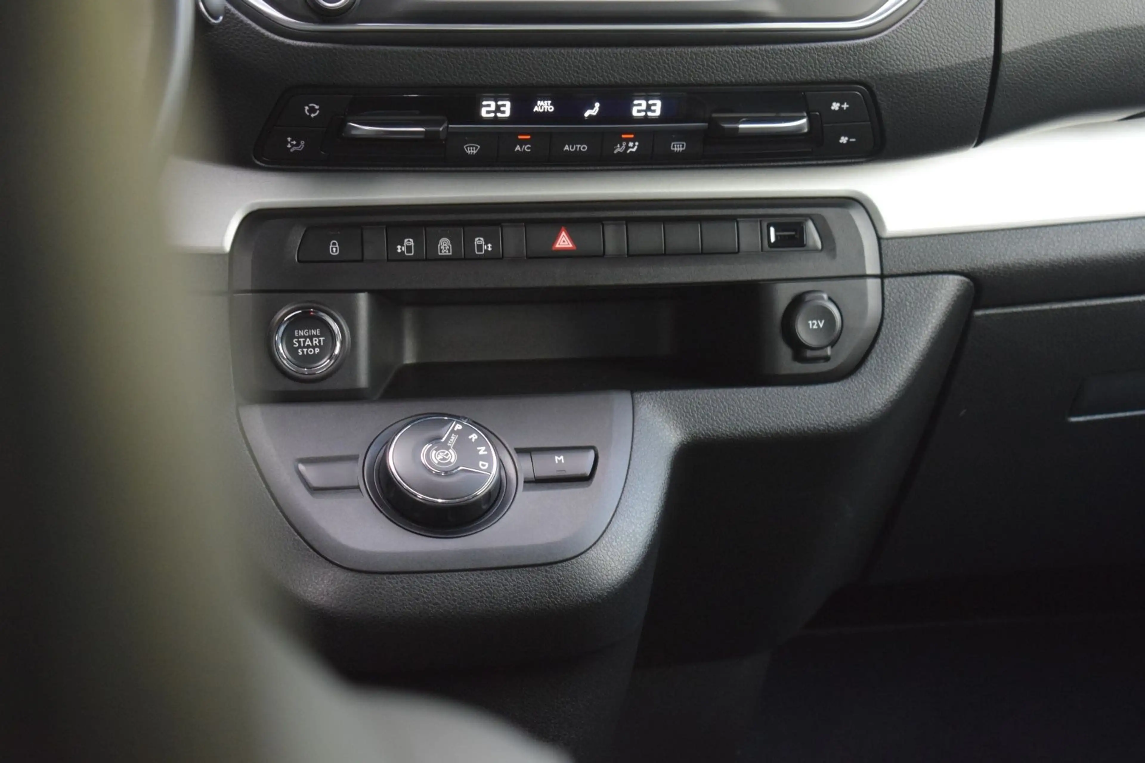 Peugeot Traveller TRAVELLER BUSNIESS VIP L2/PANO/KAMERA/BLIS/AHK — photo 15