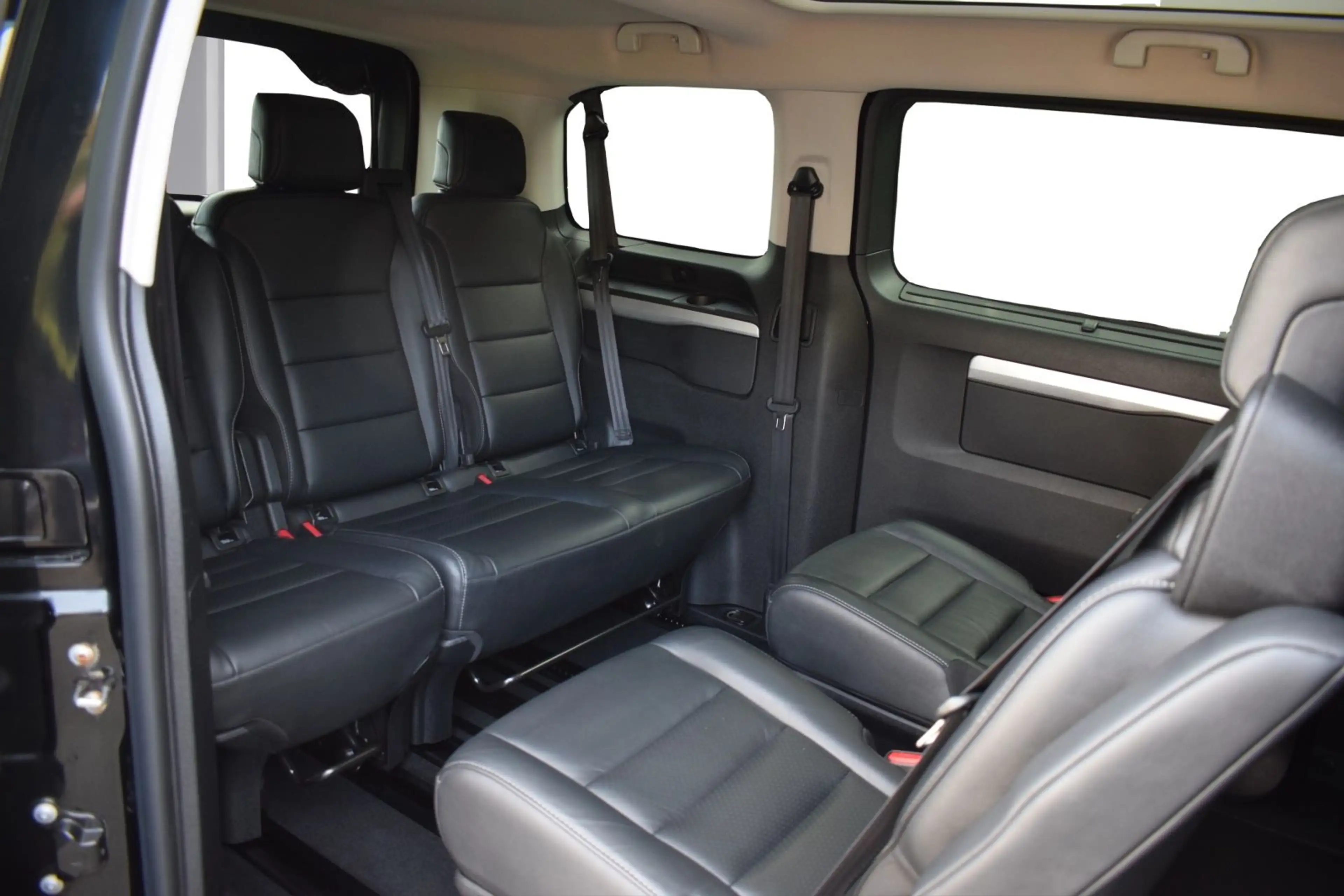 Peugeot Traveller TRAVELLER BUSNIESS VIP L2/PANO/KAMERA/BLIS/AHK — photo 10