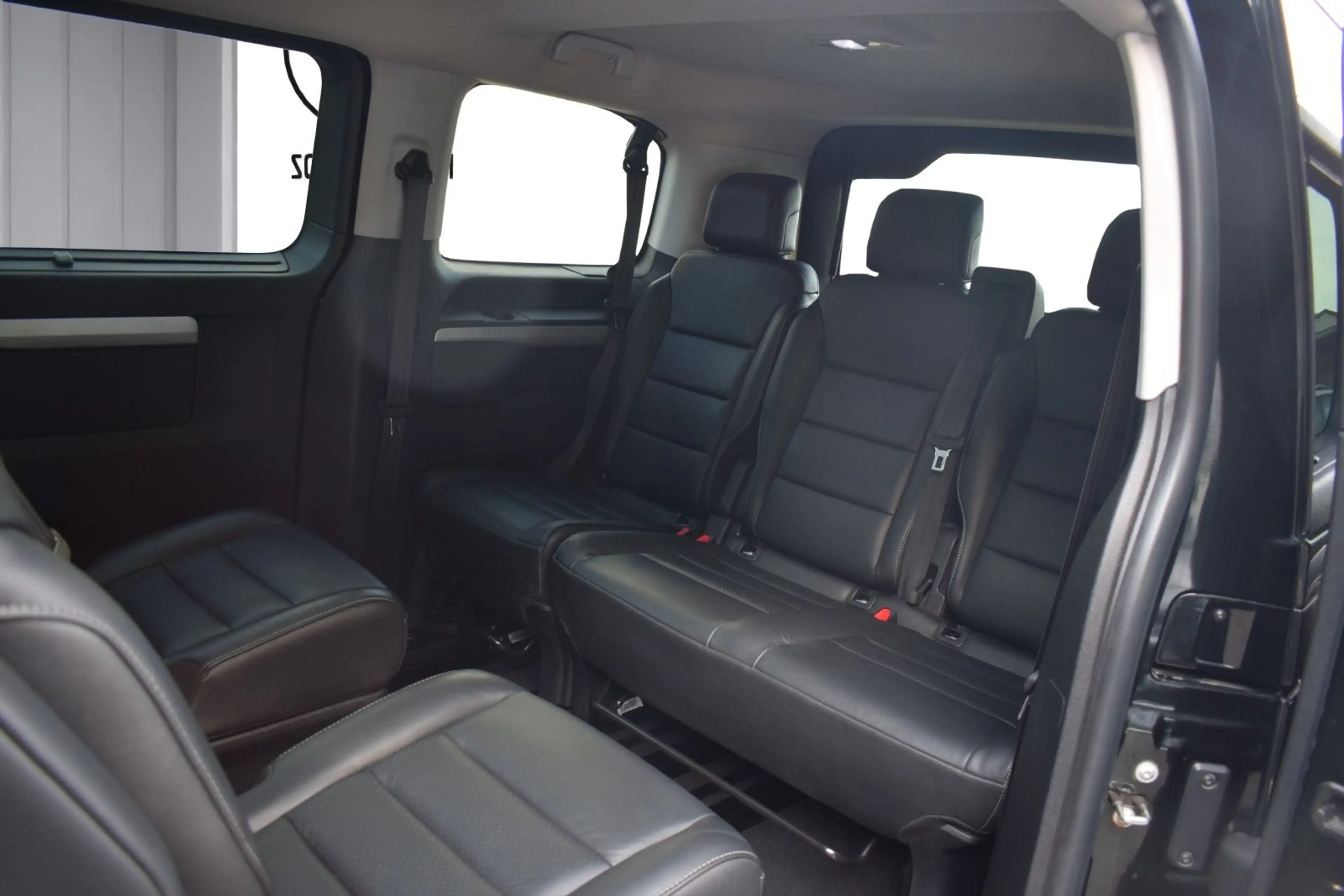 Peugeot Traveller TRAVELLER BUSNIESS VIP L2/PANO/KAMERA/BLIS/AHK — photo 6