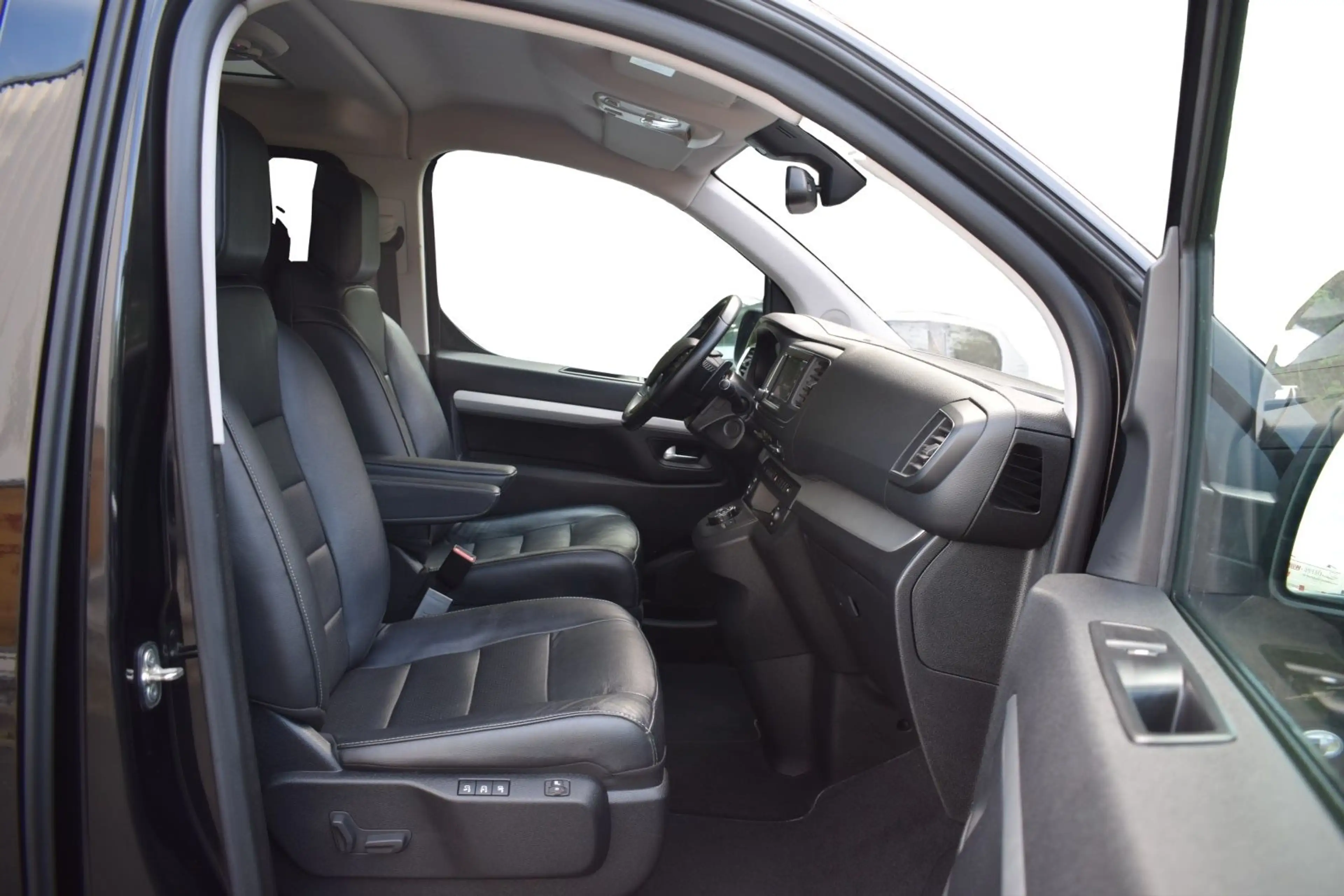 Peugeot Traveller TRAVELLER BUSNIESS VIP L2/PANO/KAMERA/BLIS/AHK — photo 9