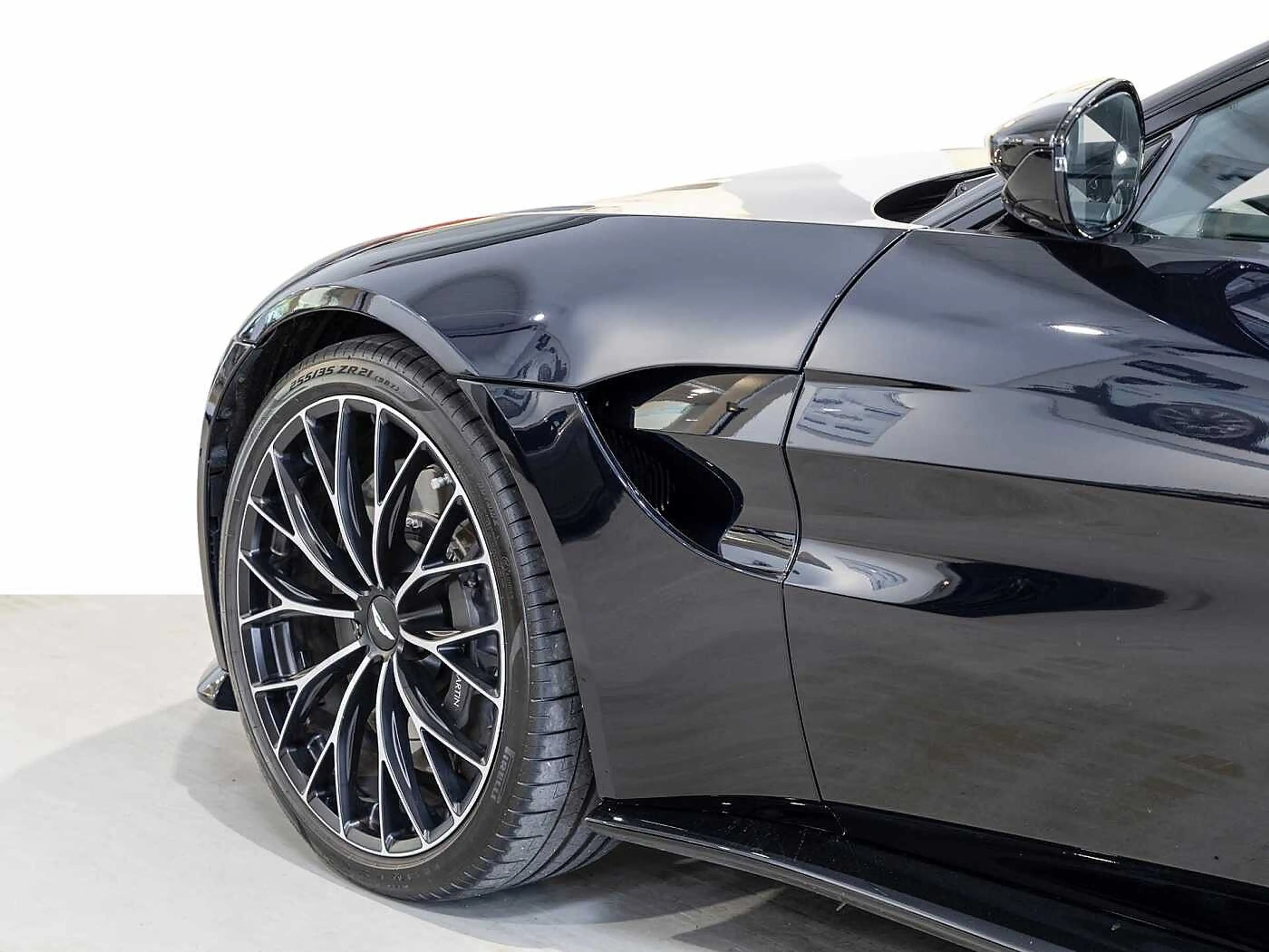 Aston Martin V8 Vantage V8 Roadster -Ultramarine Black- — photo 9