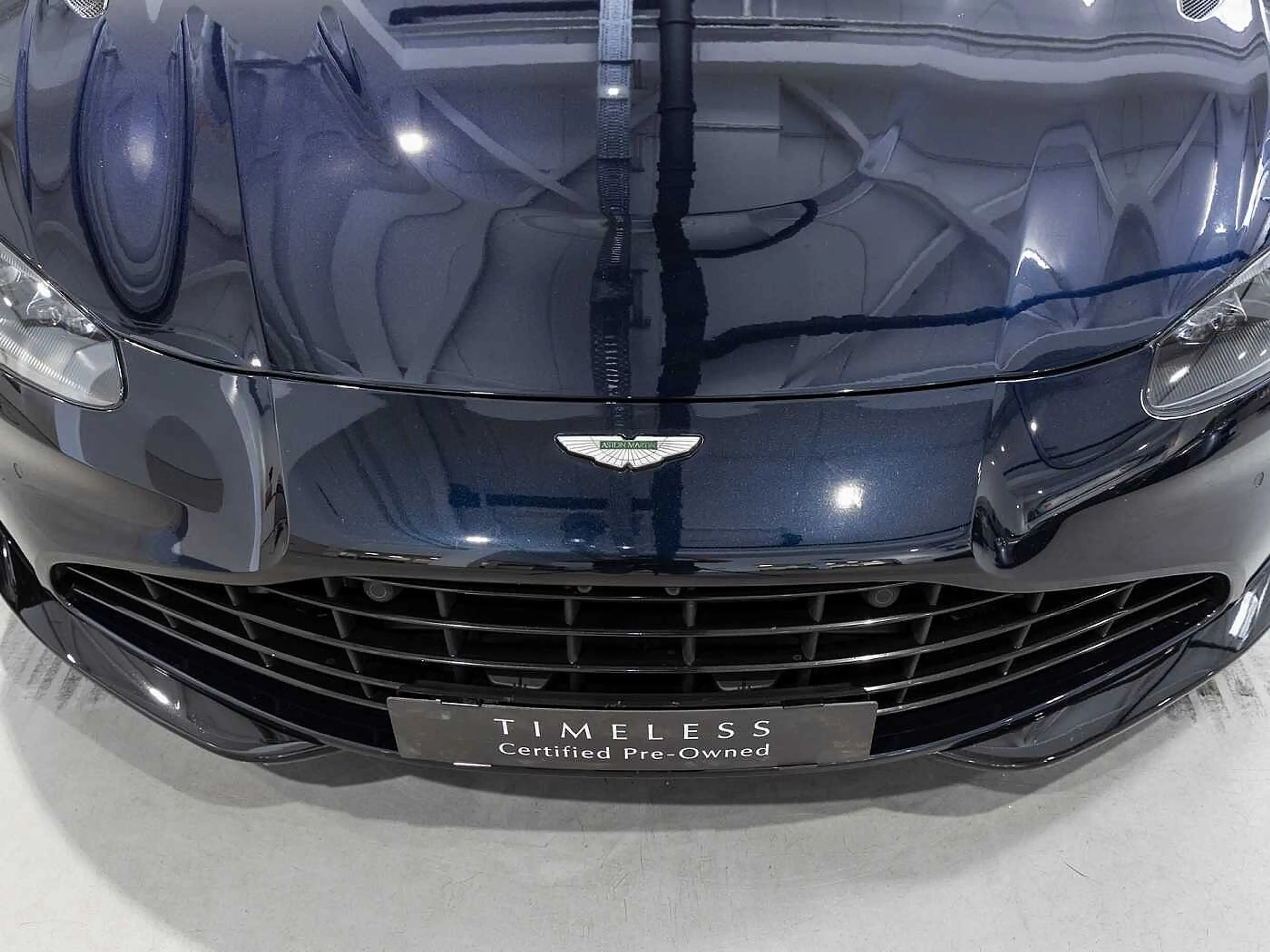 Aston Martin V8 Vantage V8 Roadster -Ultramarine Black- — photo 10