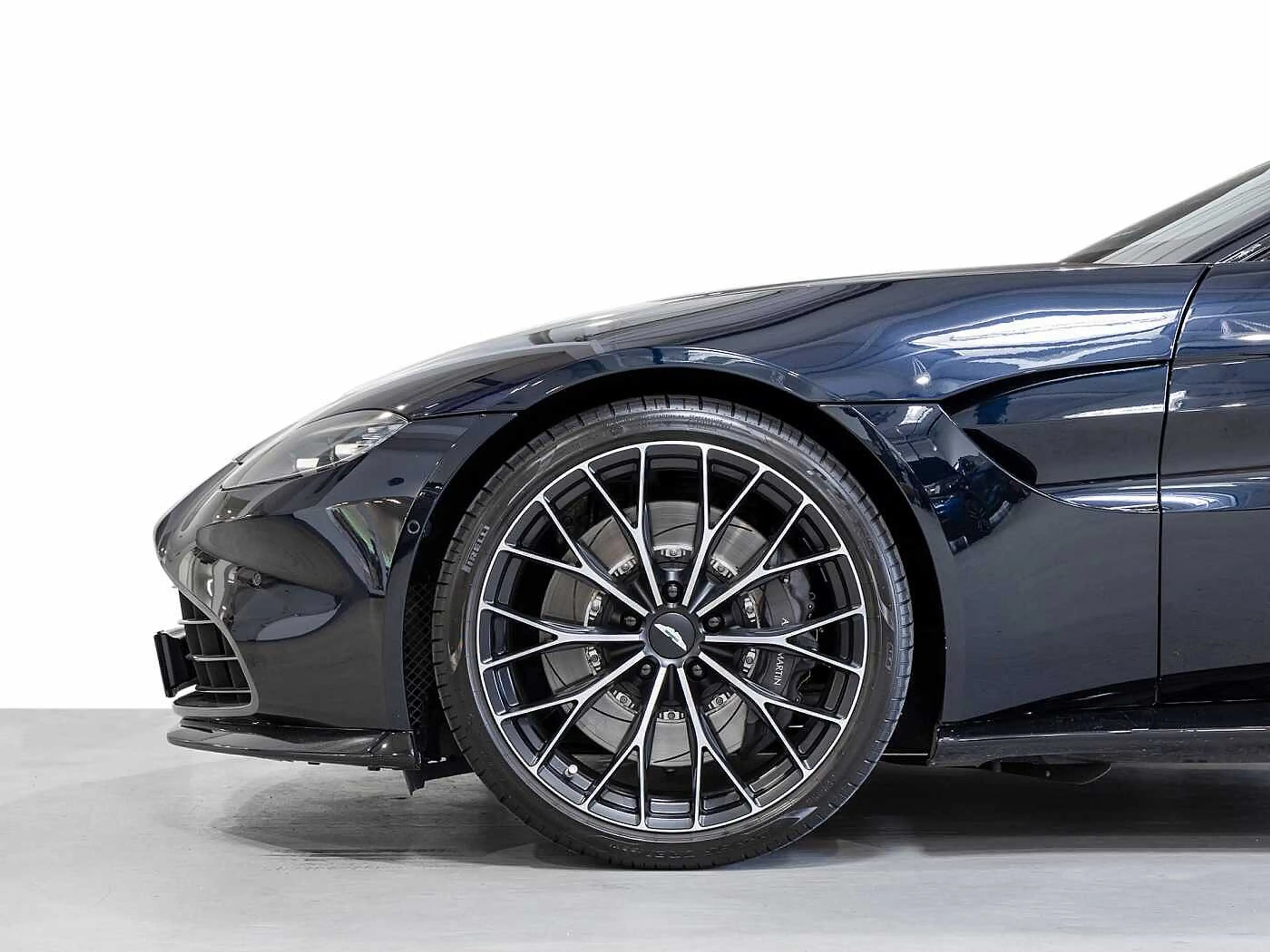 Aston Martin V8 Vantage V8 Roadster -Ultramarine Black- — photo 12