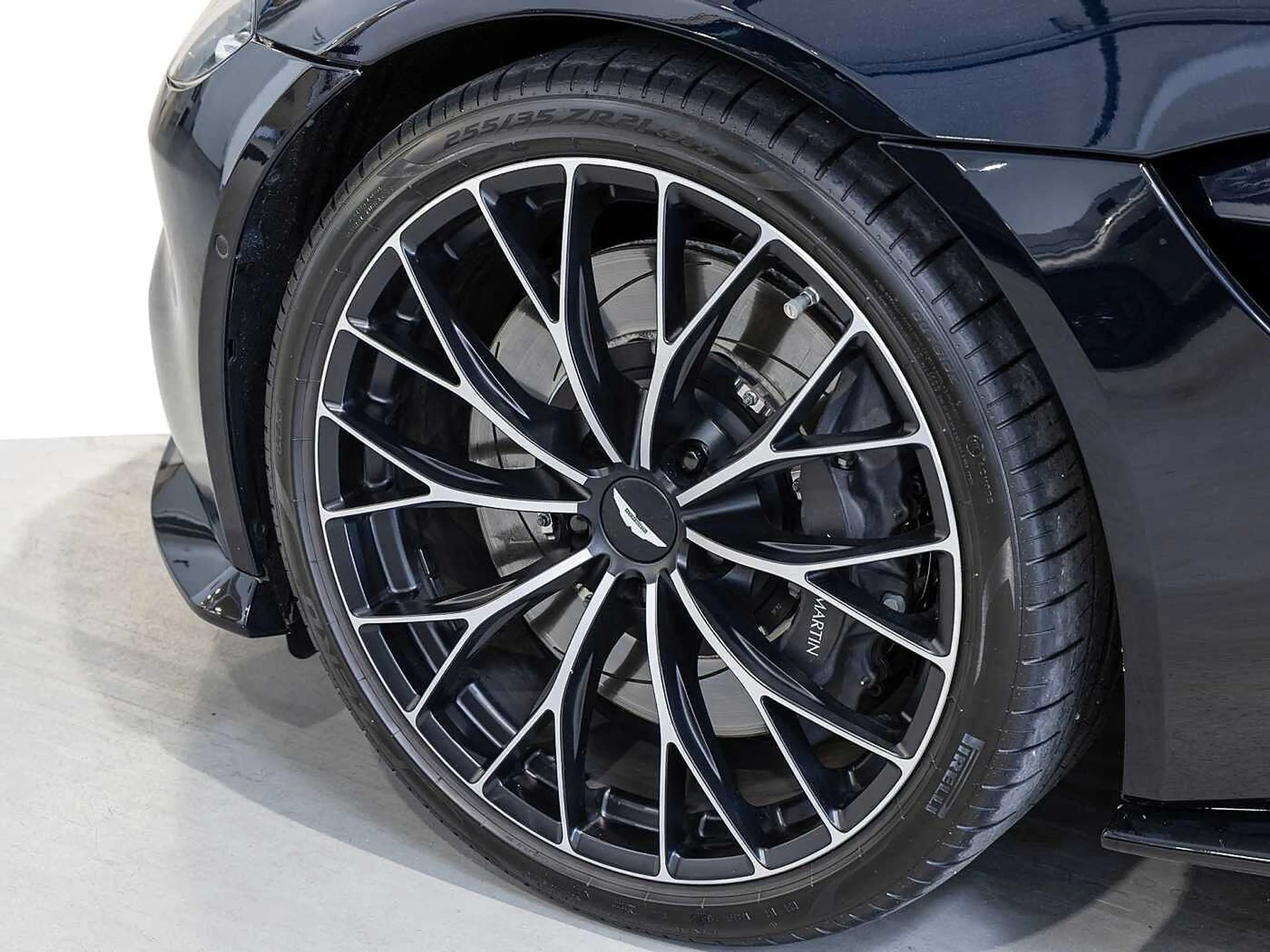 Aston Martin V8 Vantage V8 Roadster -Ultramarine Black- — photo 4