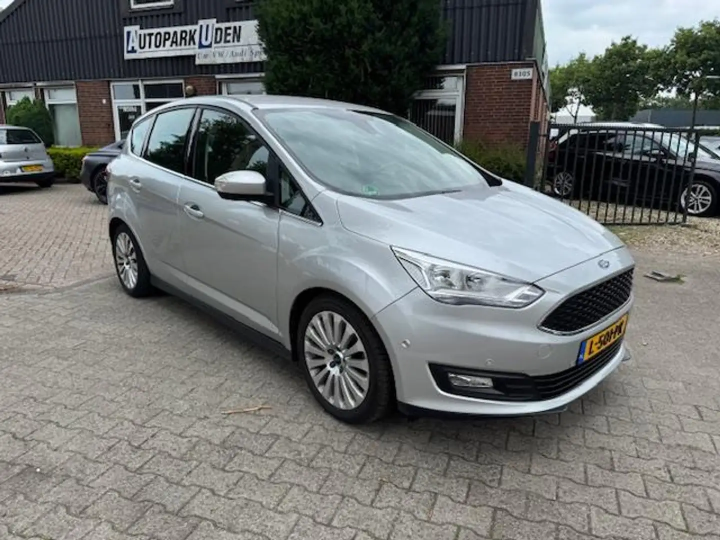 Ford C-Max 1.5i Automaat,Navigatie,stoel-stuur verwarming,cru Grijs - 2