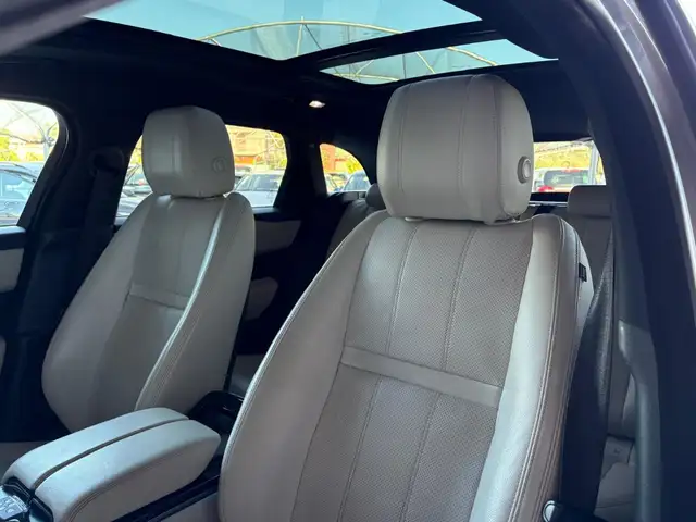 Land Rover Range Rover Velar view 11