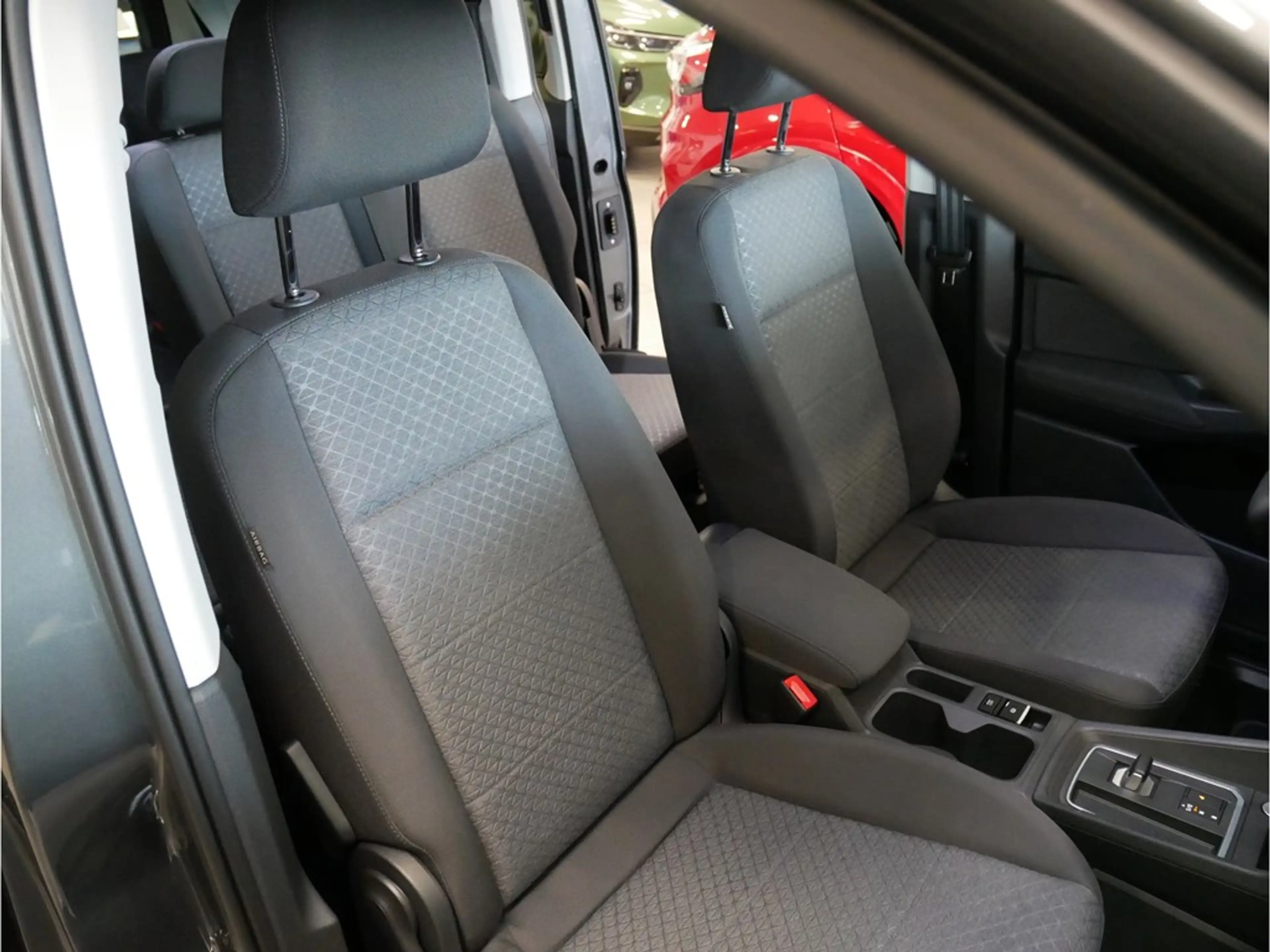 Ford Tourneo Titanium 2.0 EcoBlue 122PS A7 7pl. — photo 5
