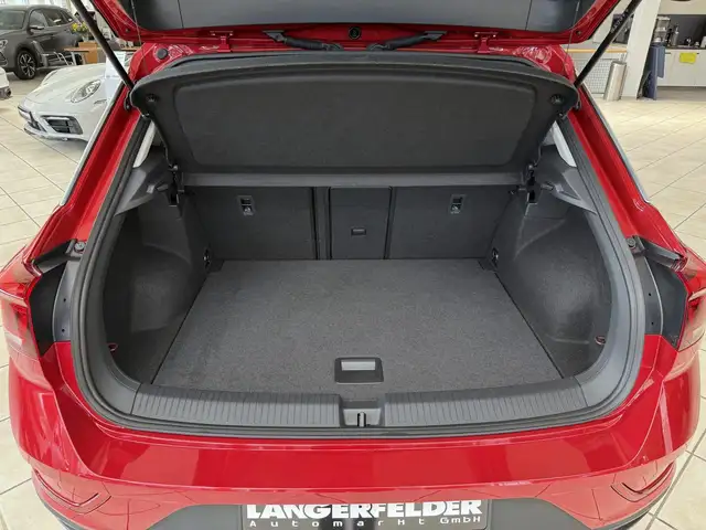 Volkswagen T-Roc view 15