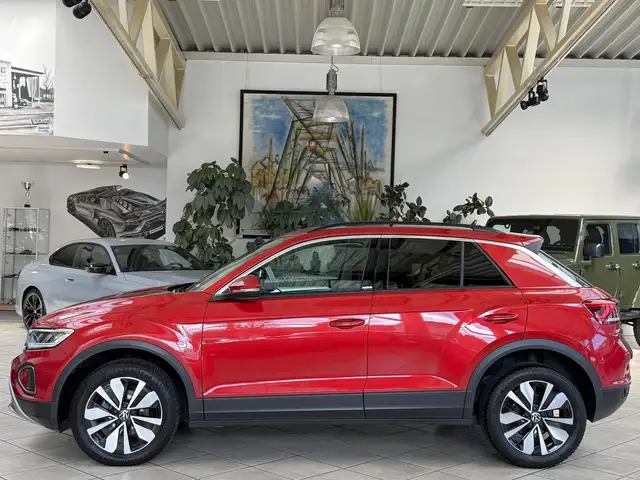 Volkswagen T-Roc view 6