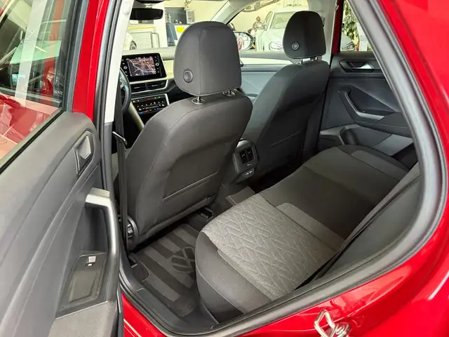 Volkswagen T-Roc view 12