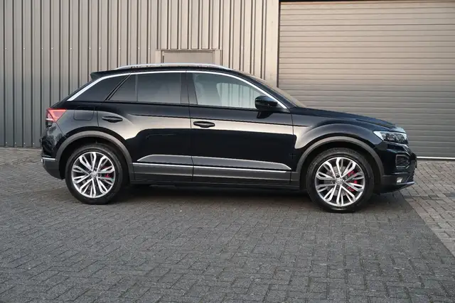 Volkswagen T-Roc view 8