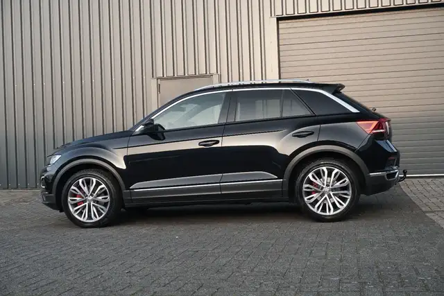 Volkswagen T-Roc view 4
