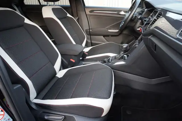 Volkswagen T-Roc view 15