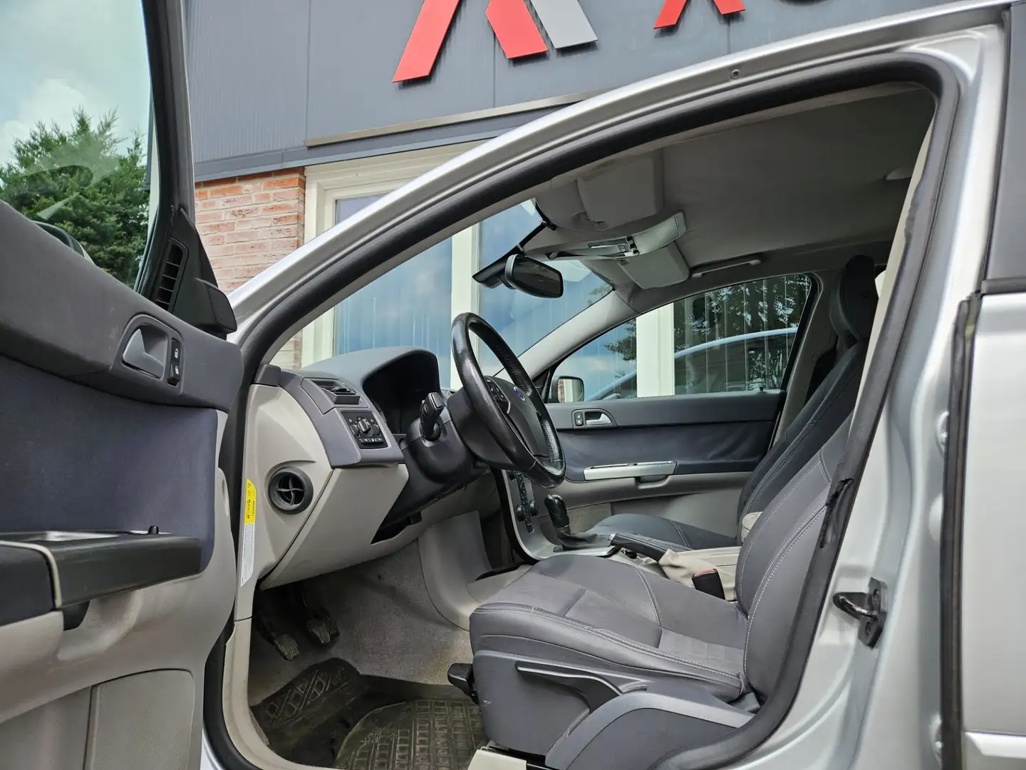 Volvo S40 1.8 Momentum Airco/Clima! Cruise Control! NAP! Inr Grau - 2