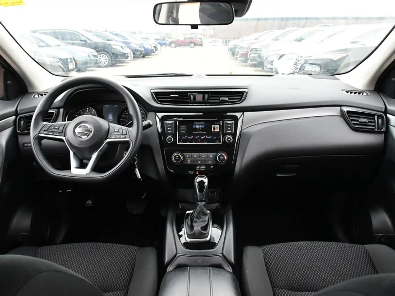 Nissan Qashqai снимка Nissan Qashqai
