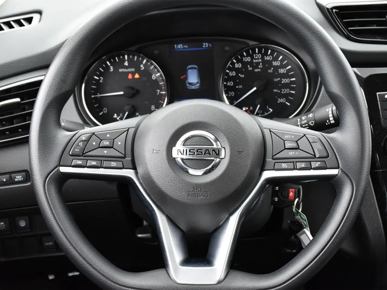 Nissan Qashqai снимка Nissan Qashqai