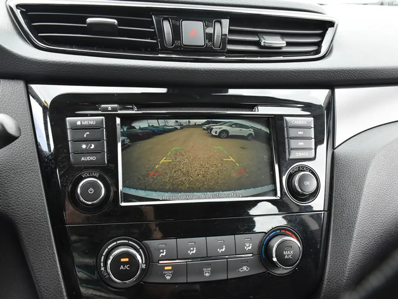 Nissan Qashqai снимка Nissan Qashqai