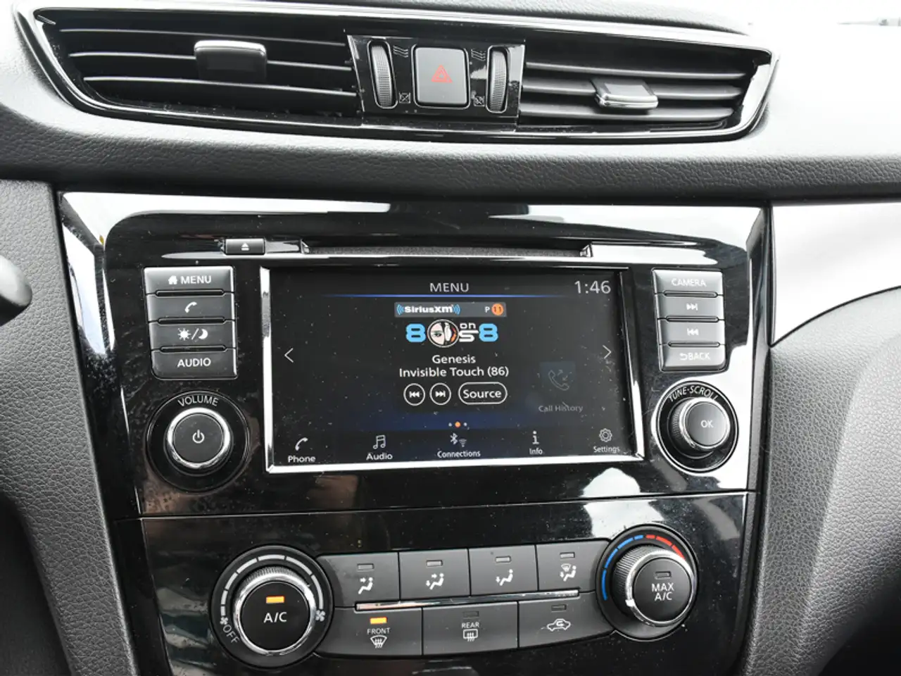 Nissan Qashqai снимка Nissan Qashqai