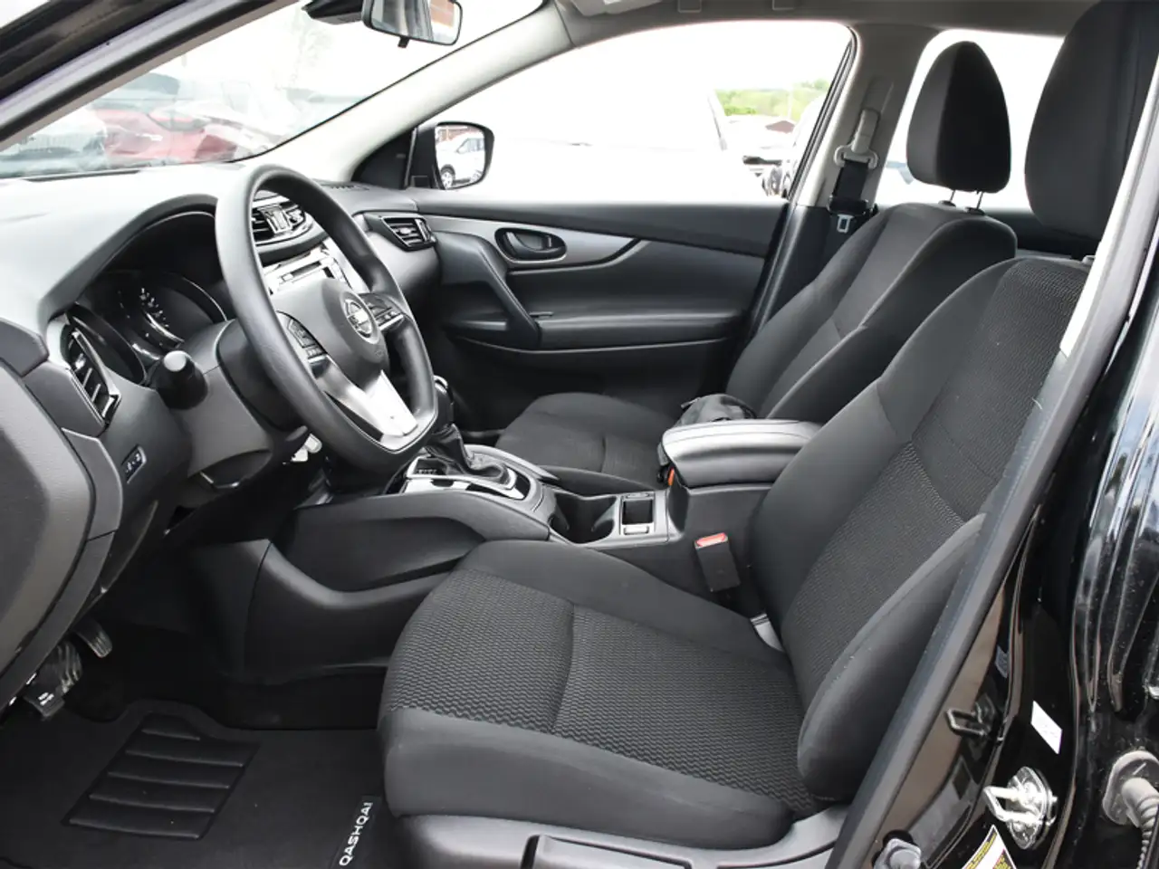 Nissan Qashqai снимка Nissan Qashqai