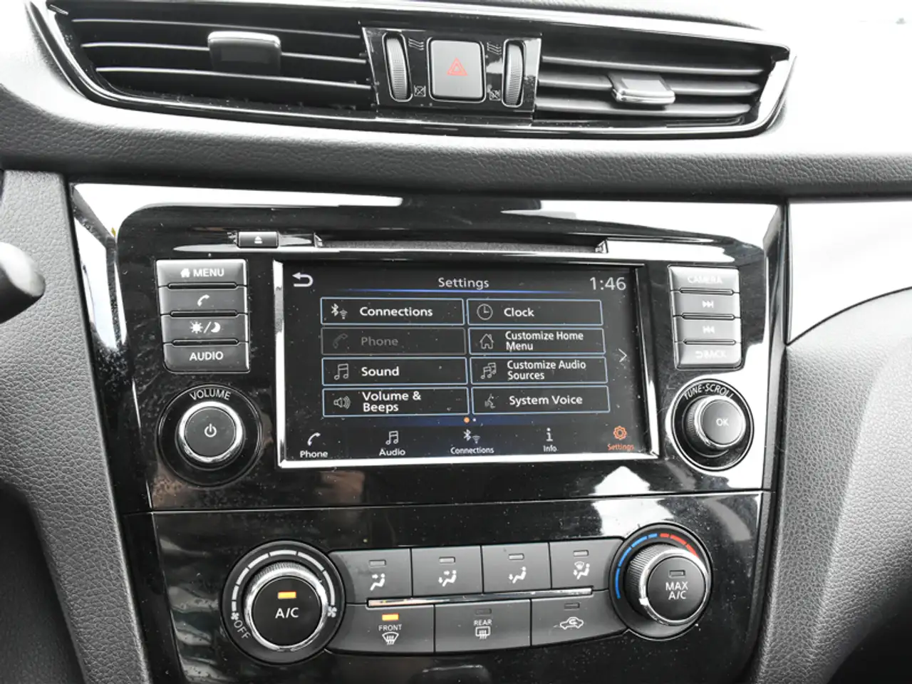Nissan Qashqai снимка Nissan Qashqai