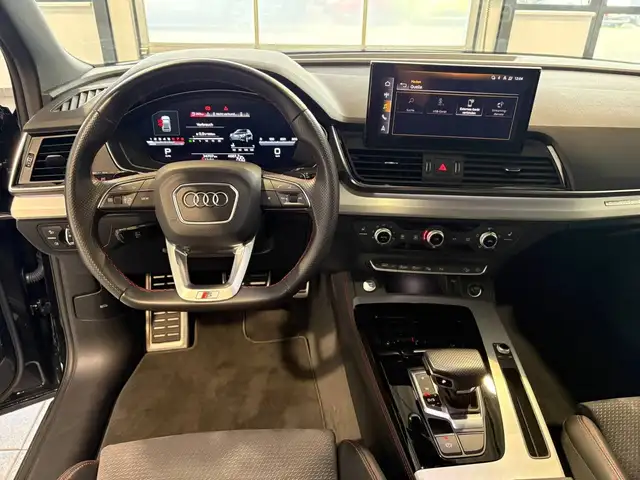 Audi Q5 view 9