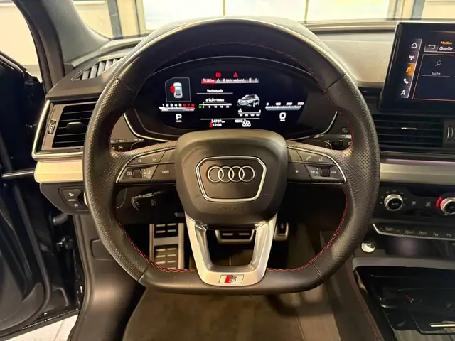 Audi Q5 view 10