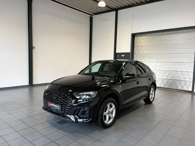 Audi Q5 view 3