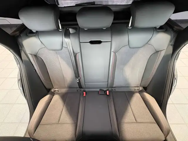 Audi Q5 view 14