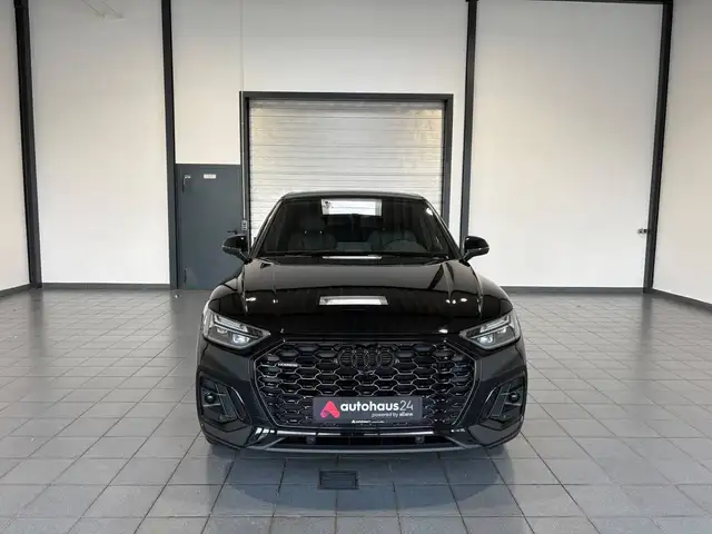 Audi Q5 view 2