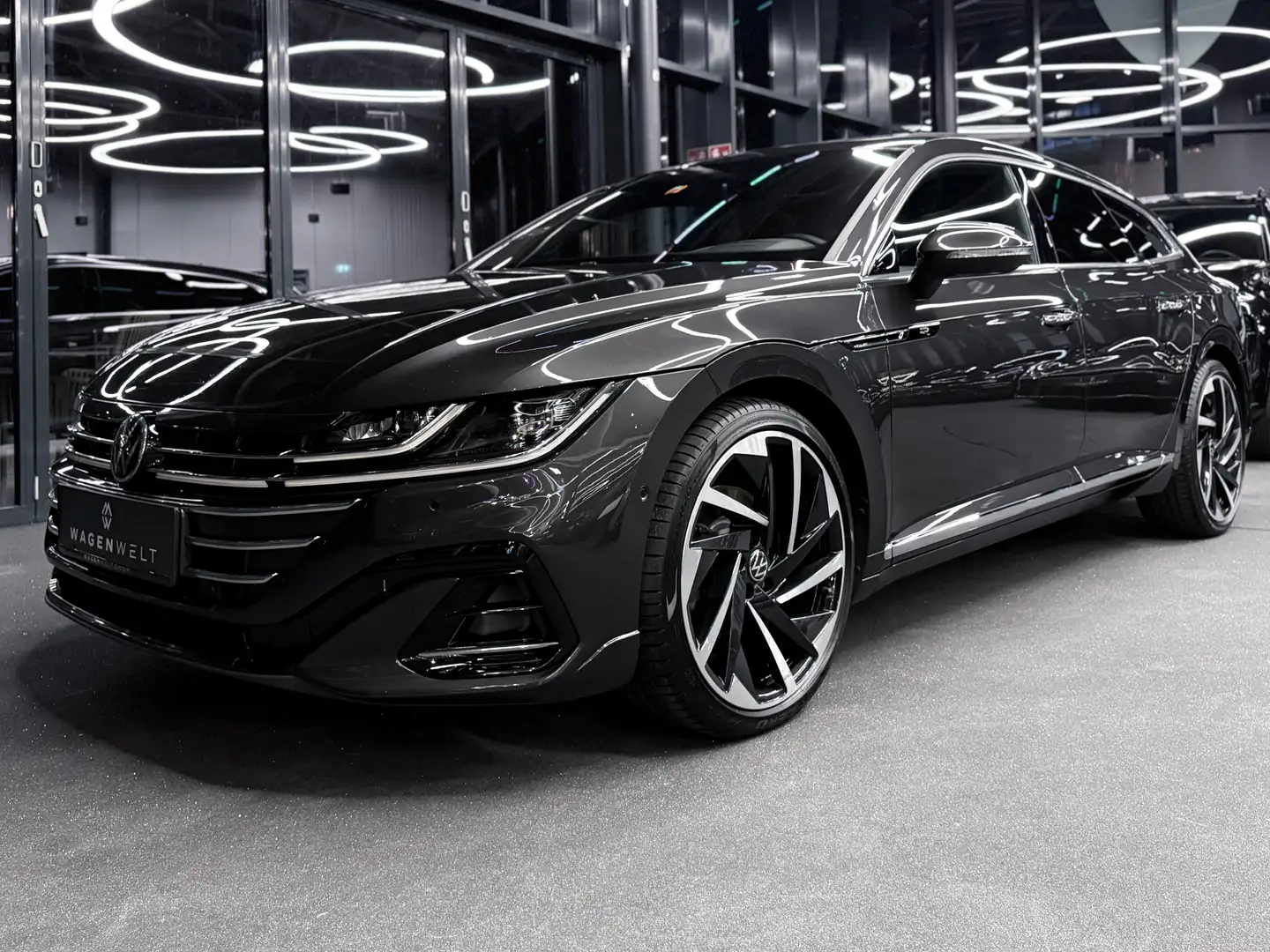 Volkswagen Arteon R-Line 4Motion, Panorama, AHK, H&K, Massage Grau - 1