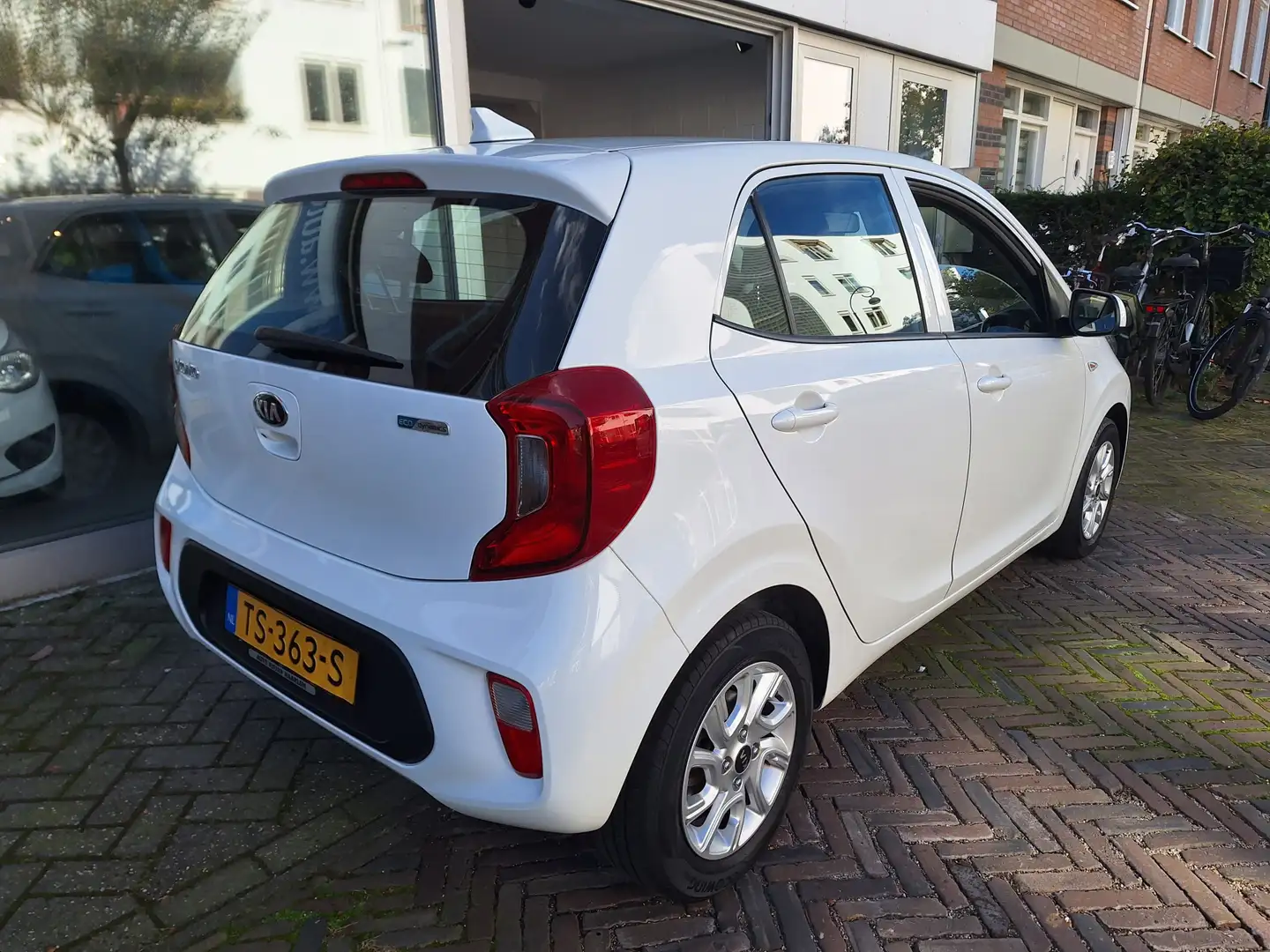 Kia Picanto 1.0 CVVT ComfortPlusLine Navigator 5Drs /Camera/Na Wit - 2