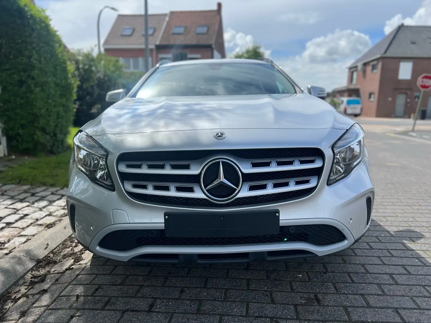 Mercedes-Benz GLA 180 Style Automaat Silber - 2