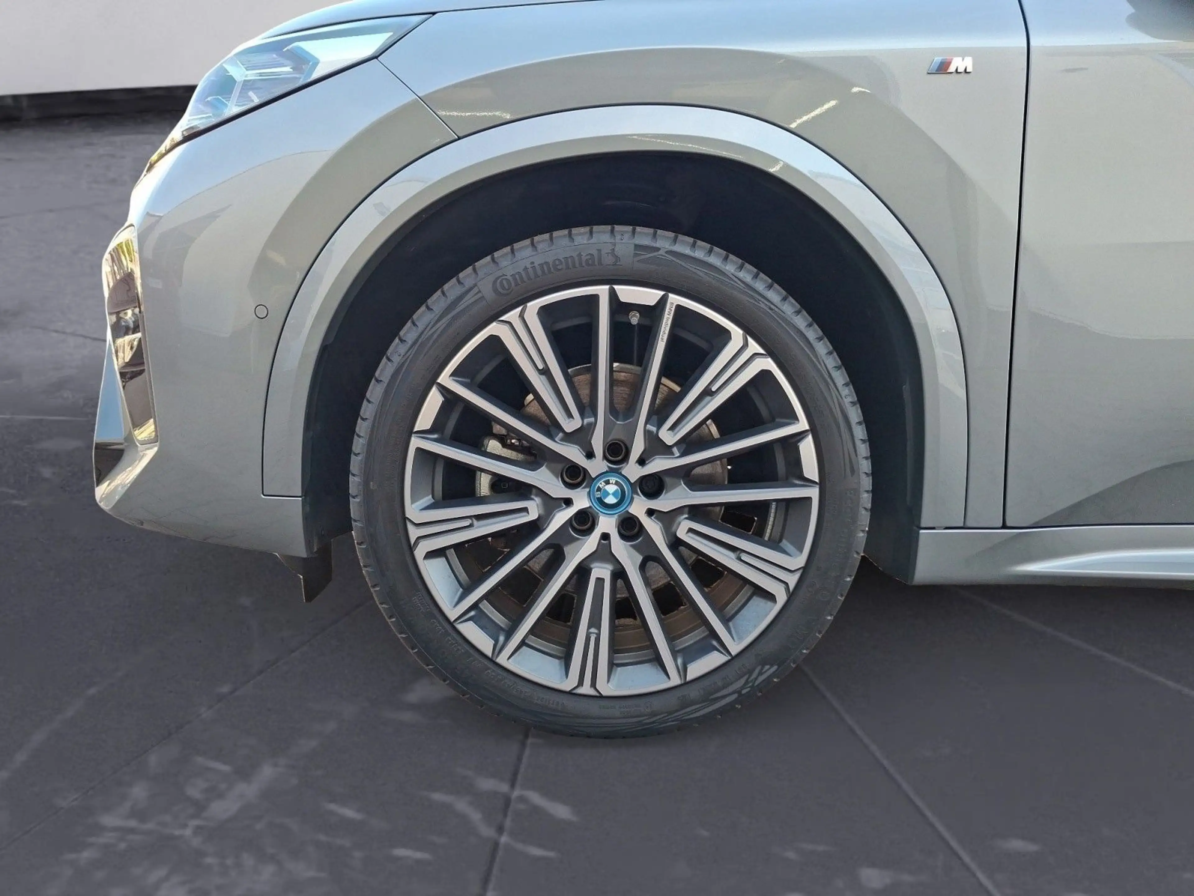 BMW iX2 ix2 xDrive30 M Sport iconic Glow Akustikglas 20' — photo 7