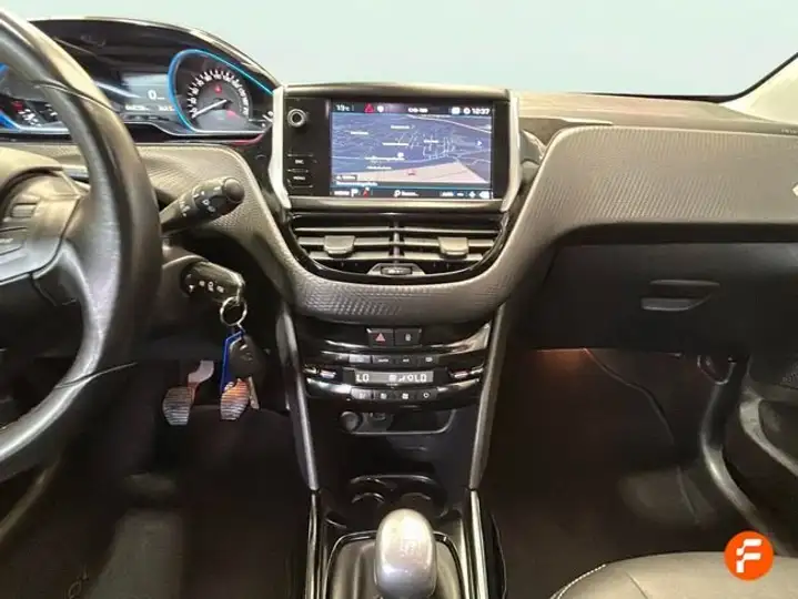 Peugeot 2008 1.2 Pure Tech S&S Allure (2017) 2019, foto 11
