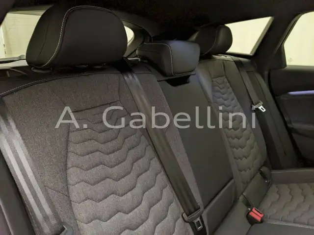 Audi A6 view 10