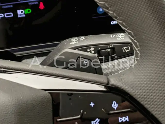 Audi A6 view 13