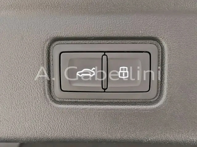 Audi A6 view 8