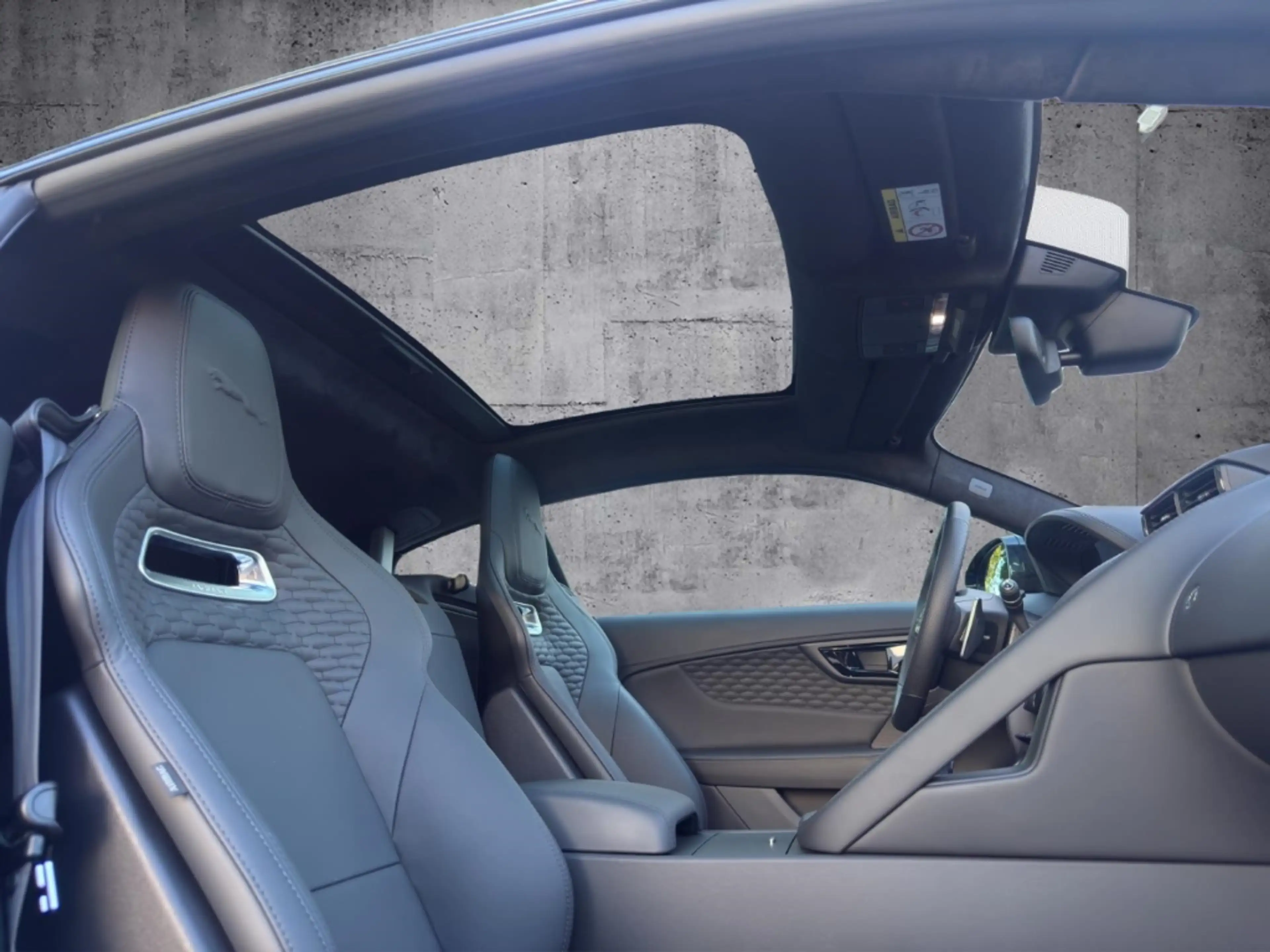 Jaguar F-Type R AWD Black Pack Panorama Navi Leder Memory Meridi — photo 10