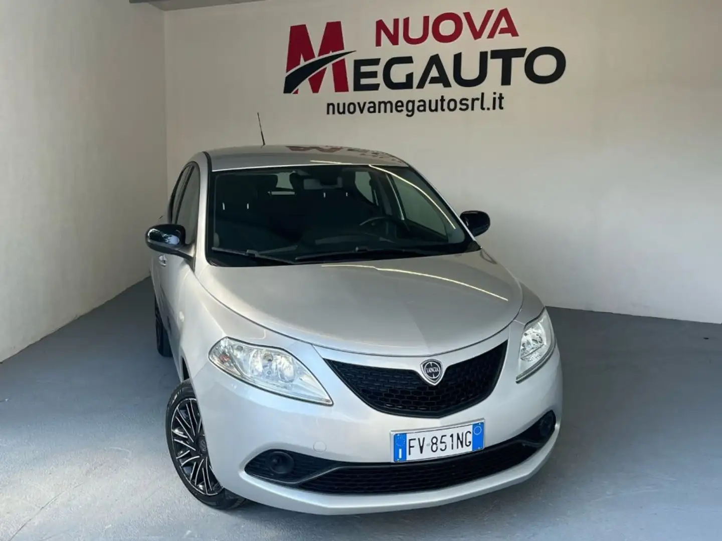 Lancia Ypsilon 1.2 69 CV 5 porte Gold Gris - 2