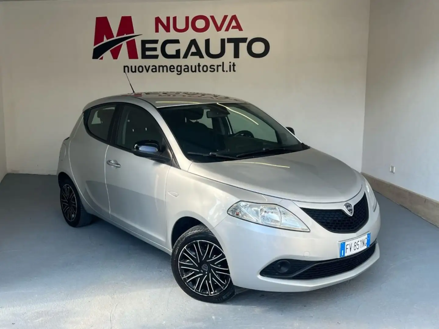 Lancia Ypsilon 1.2 69 CV 5 porte Gold Gris - 1