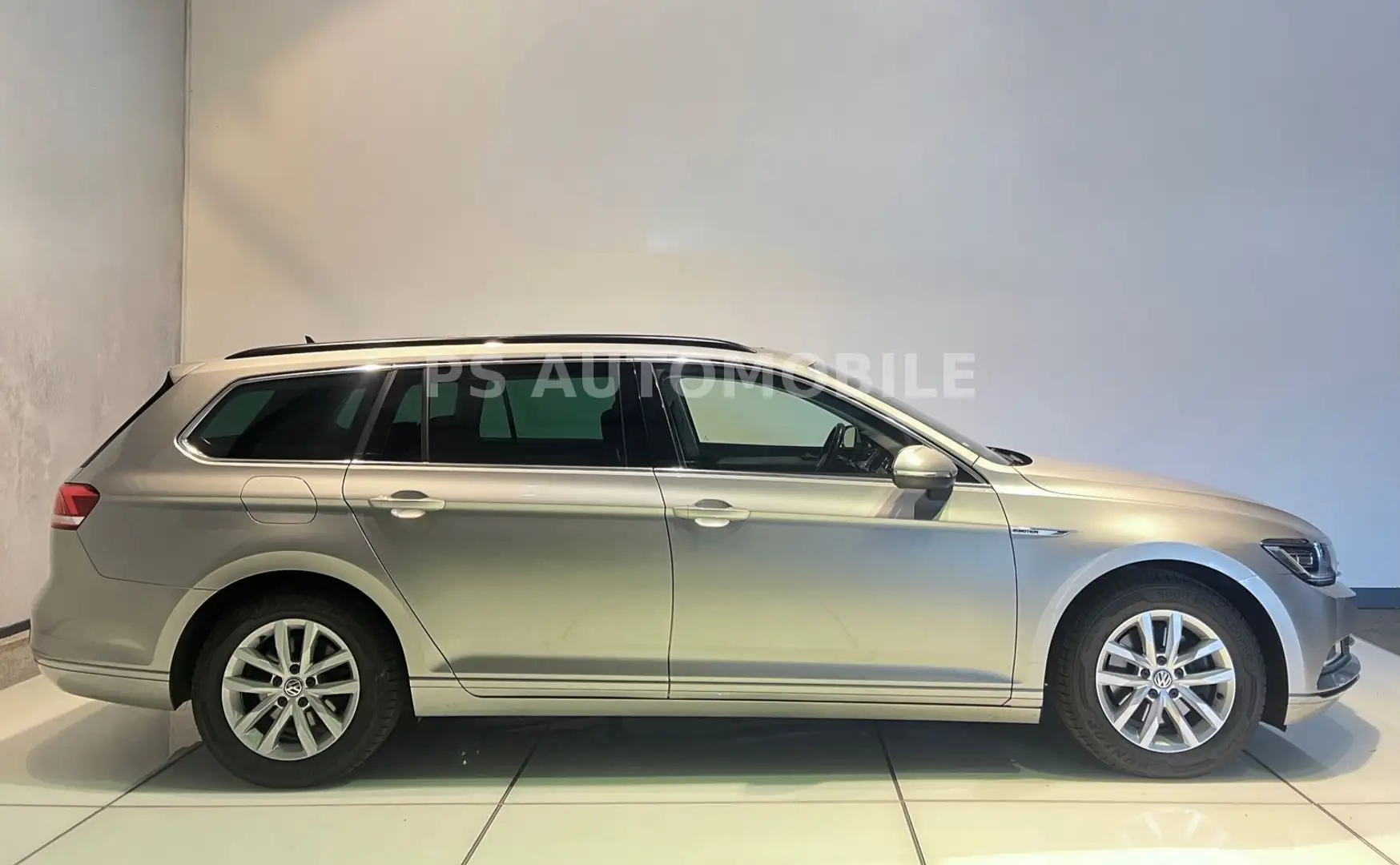 Volkswagen Passat V 2.0 TDI SCR DSG 4M/LED/NAVI/PANO Silber - 2